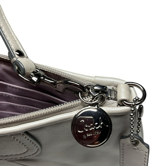 Coach Pearl White Leather Wristlet Vintage - Picture 6 of 8